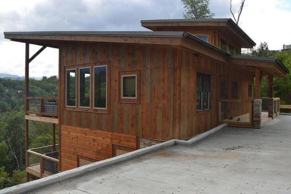 The Overlook - '21 Cabin - Gorgeous Unobstructed Views - Fire Pit Table - Gamerm - Hottub - Xbox - Lots Of Bears 개틀린버그 외부 사진