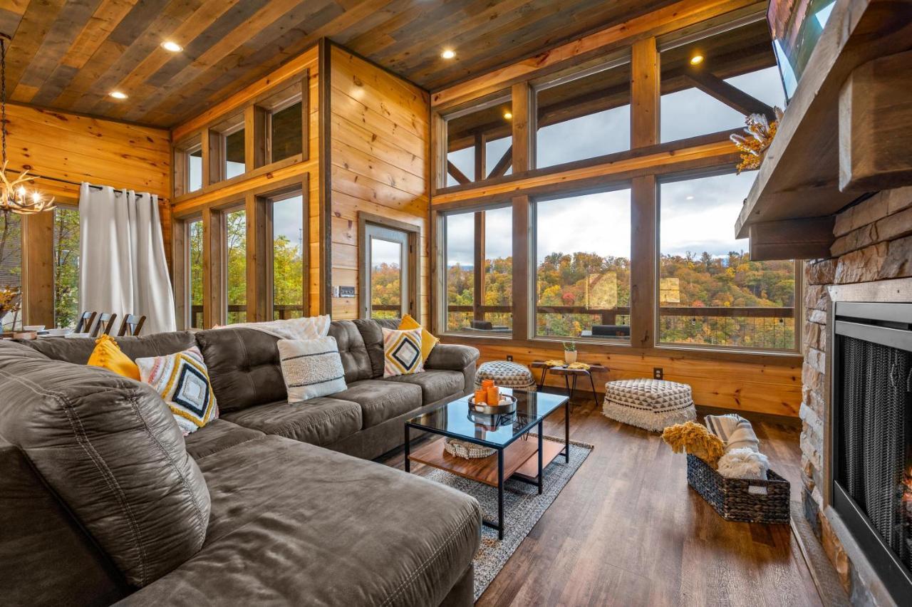 The Overlook - '21 Cabin - Gorgeous Unobstructed Views - Fire Pit Table - Gamerm - Hottub - Xbox - Lots Of Bears 개틀린버그 외부 사진