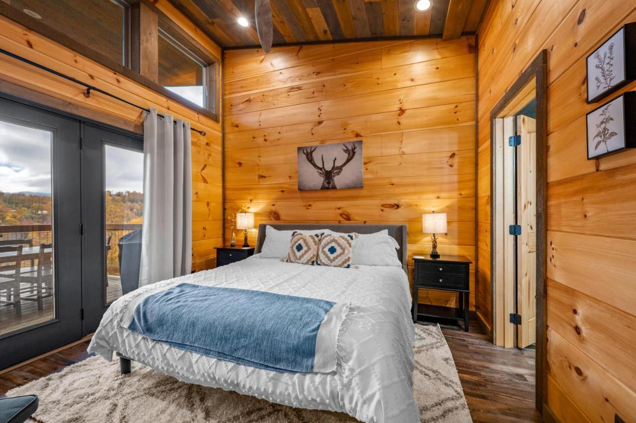 The Overlook - '21 Cabin - Gorgeous Unobstructed Views - Fire Pit Table - Gamerm - Hottub - Xbox - Lots Of Bears 개틀린버그 외부 사진