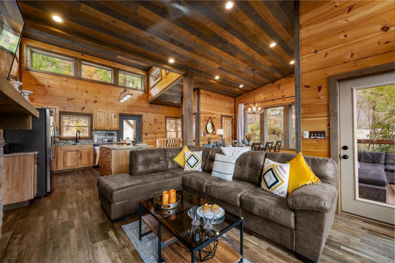 The Overlook - '21 Cabin - Gorgeous Unobstructed Views - Fire Pit Table - Gamerm - Hottub - Xbox - Lots Of Bears 개틀린버그 외부 사진