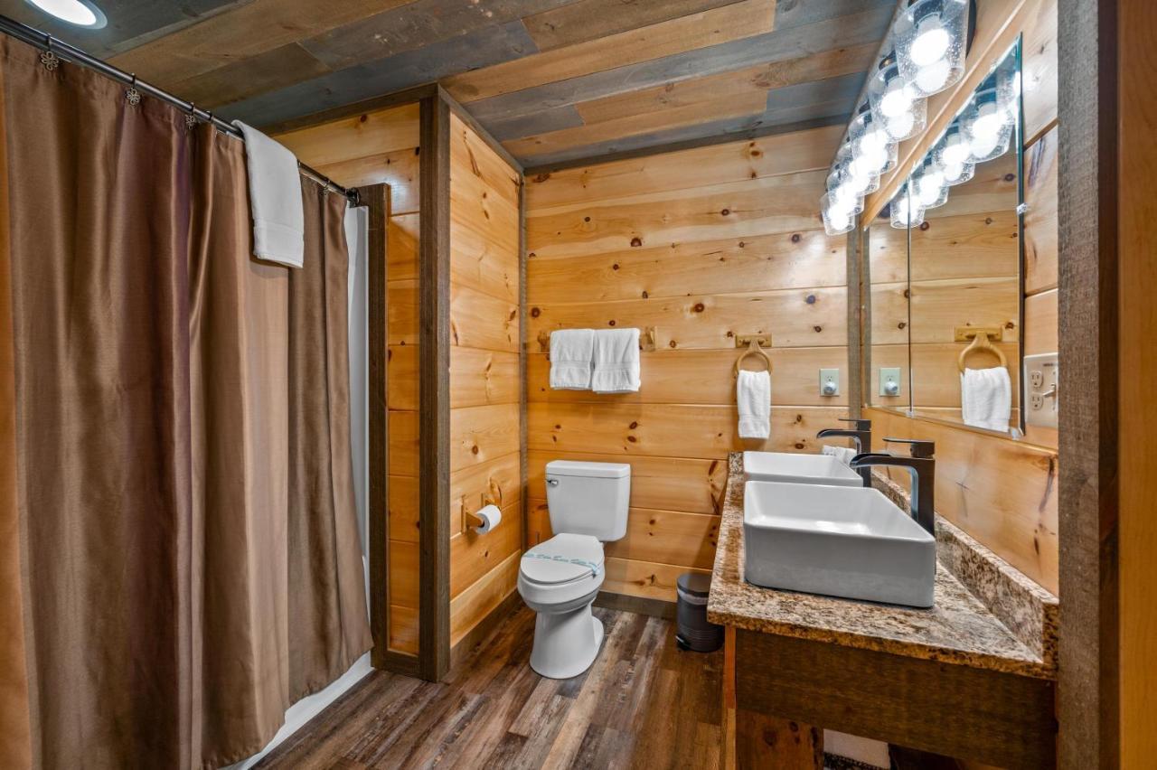 The Overlook - '21 Cabin - Gorgeous Unobstructed Views - Fire Pit Table - Gamerm - Hottub - Xbox - Lots Of Bears 개틀린버그 외부 사진