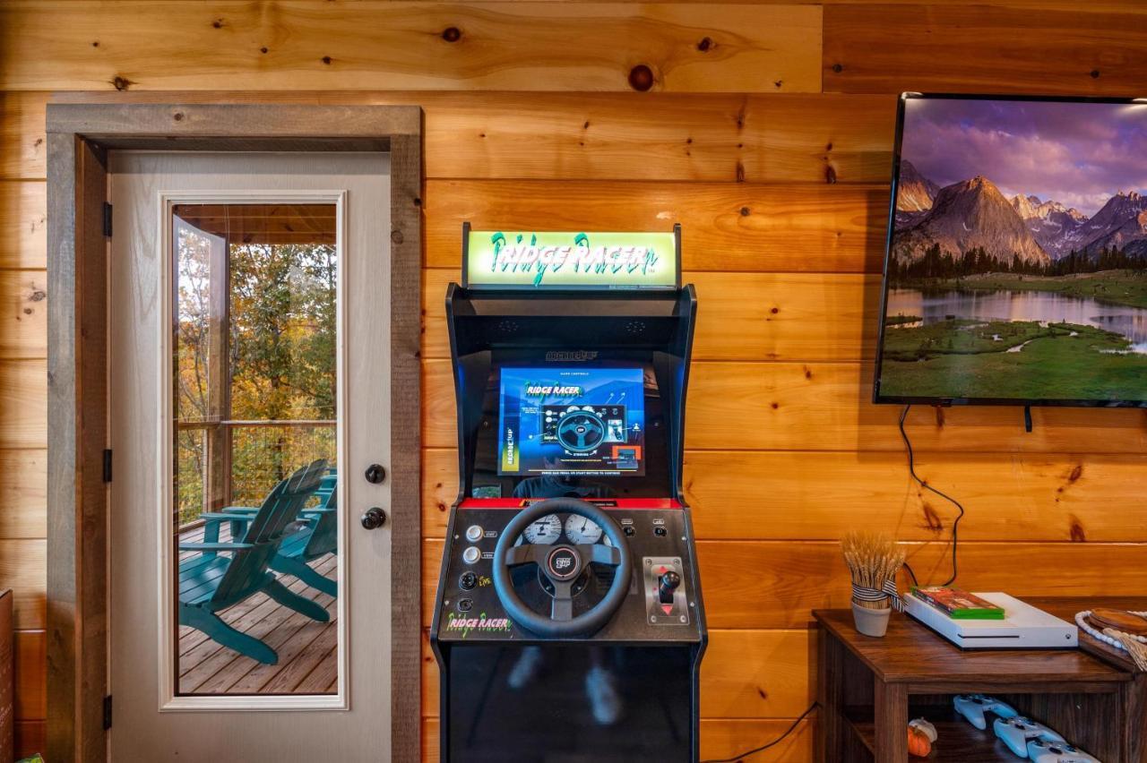 The Overlook - '21 Cabin - Gorgeous Unobstructed Views - Fire Pit Table - Gamerm - Hottub - Xbox - Lots Of Bears 개틀린버그 외부 사진