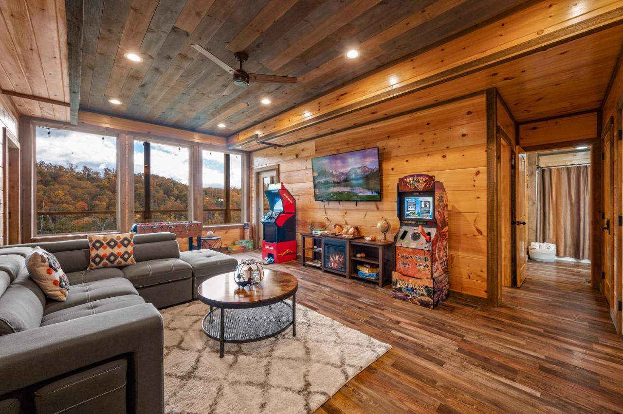The Overlook - '21 Cabin - Gorgeous Unobstructed Views - Fire Pit Table - Gamerm - Hottub - Xbox - Lots Of Bears 개틀린버그 외부 사진