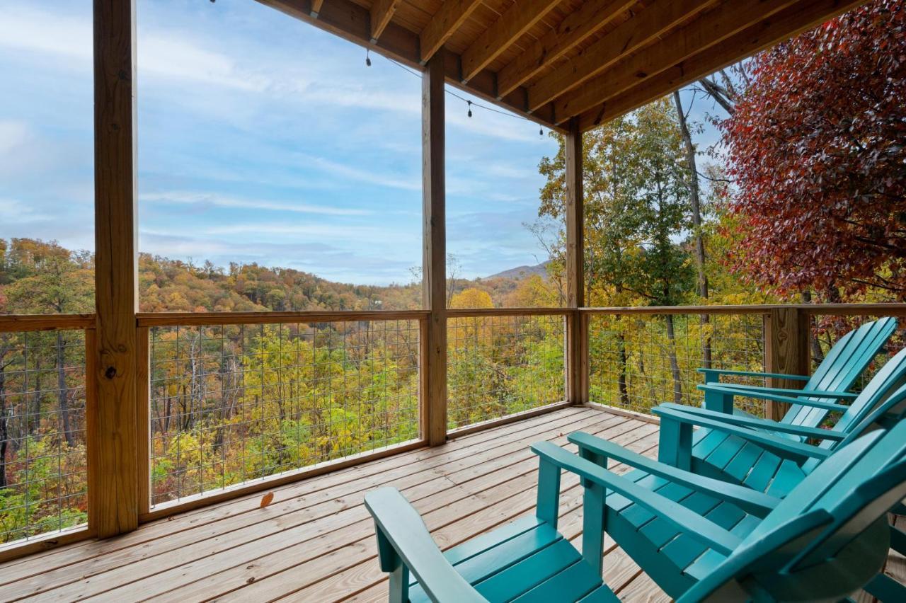 The Overlook - '21 Cabin - Gorgeous Unobstructed Views - Fire Pit Table - Gamerm - Hottub - Xbox - Lots Of Bears 개틀린버그 외부 사진
