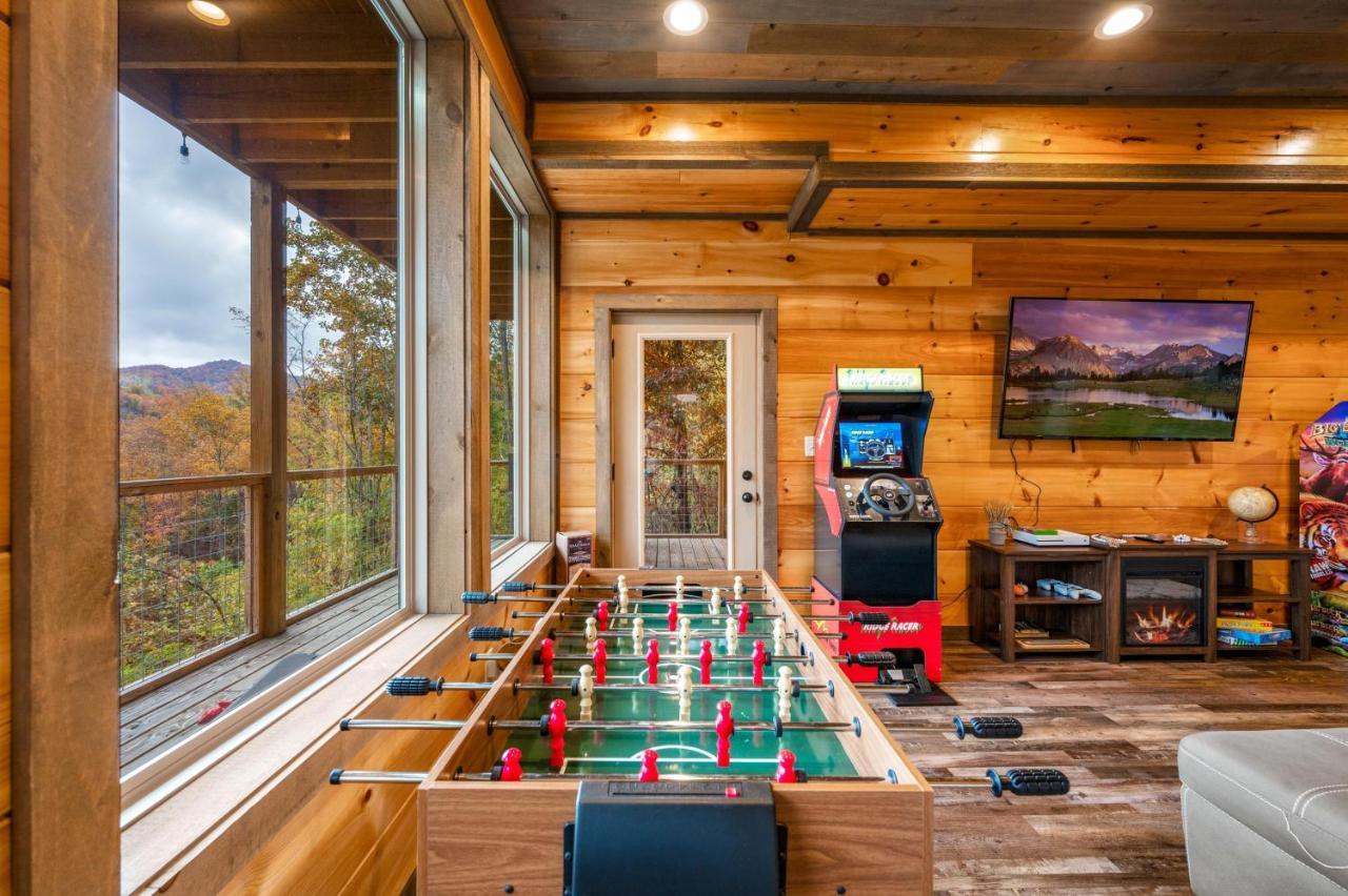 The Overlook - '21 Cabin - Gorgeous Unobstructed Views - Fire Pit Table - Gamerm - Hottub - Xbox - Lots Of Bears 개틀린버그 외부 사진