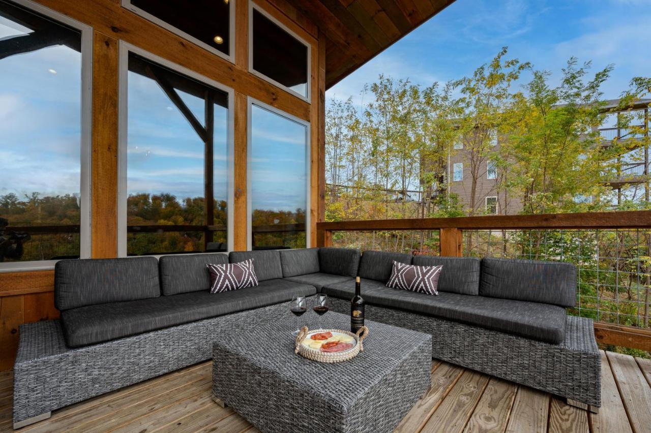 The Overlook - '21 Cabin - Gorgeous Unobstructed Views - Fire Pit Table - Gamerm - Hottub - Xbox - Lots Of Bears 개틀린버그 외부 사진