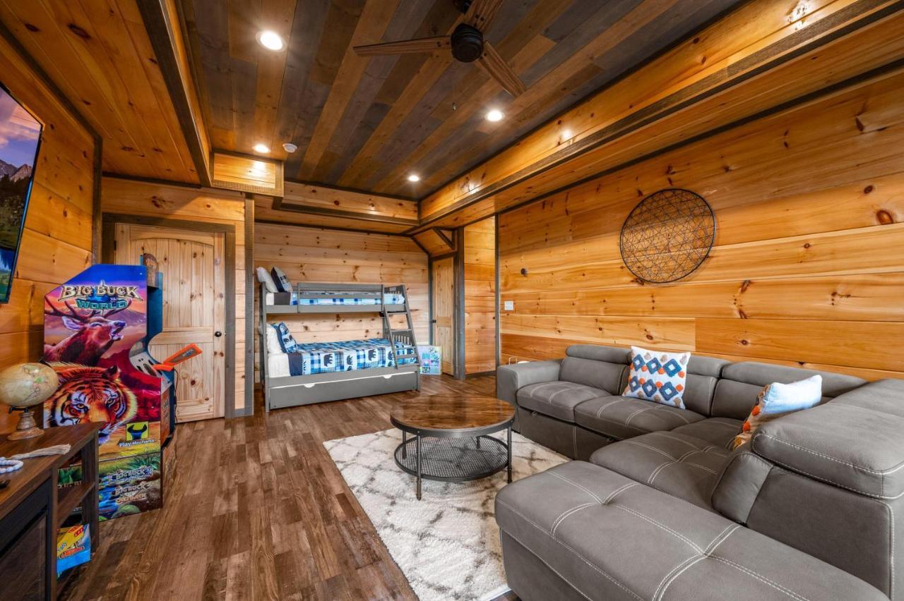 The Overlook - '21 Cabin - Gorgeous Unobstructed Views - Fire Pit Table - Gamerm - Hottub - Xbox - Lots Of Bears 개틀린버그 외부 사진