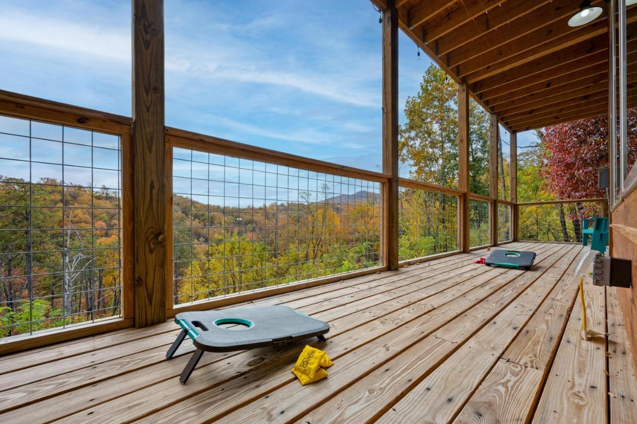The Overlook - '21 Cabin - Gorgeous Unobstructed Views - Fire Pit Table - Gamerm - Hottub - Xbox - Lots Of Bears 개틀린버그 외부 사진
