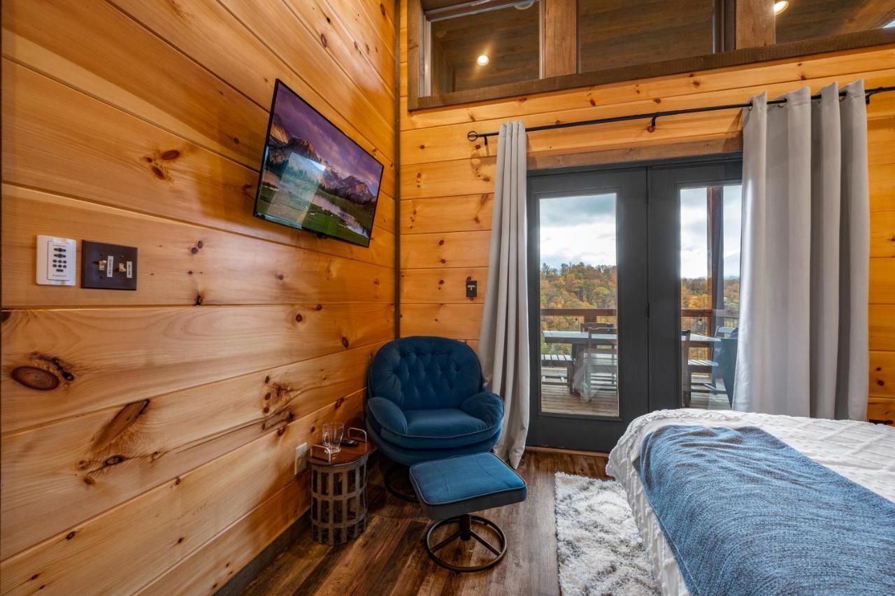 The Overlook - '21 Cabin - Gorgeous Unobstructed Views - Fire Pit Table - Gamerm - Hottub - Xbox - Lots Of Bears 개틀린버그 외부 사진