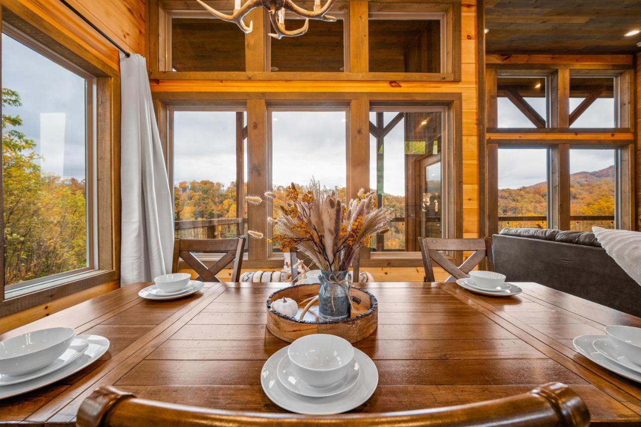 The Overlook - '21 Cabin - Gorgeous Unobstructed Views - Fire Pit Table - Gamerm - Hottub - Xbox - Lots Of Bears 개틀린버그 외부 사진