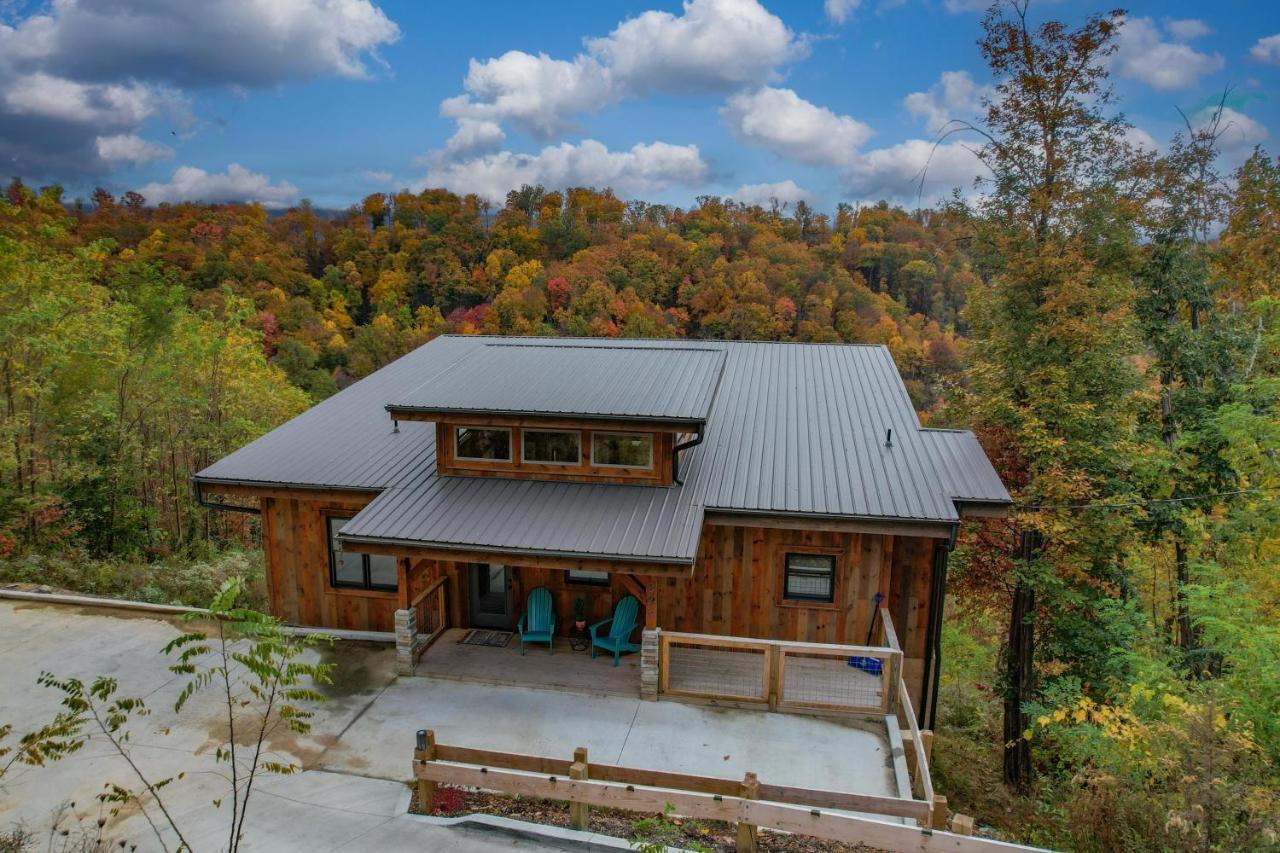 The Overlook - '21 Cabin - Gorgeous Unobstructed Views - Fire Pit Table - Gamerm - Hottub - Xbox - Lots Of Bears 개틀린버그 외부 사진